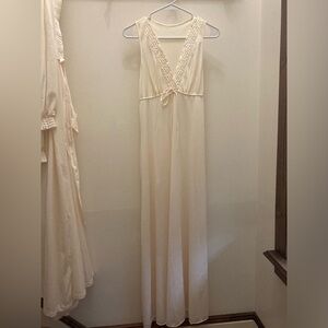 Vintage Val Mode Robe and Nightgown Set S